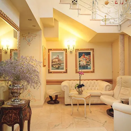 Boutique Dieci Hotell 4*