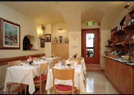 Boutique Dieci Milán