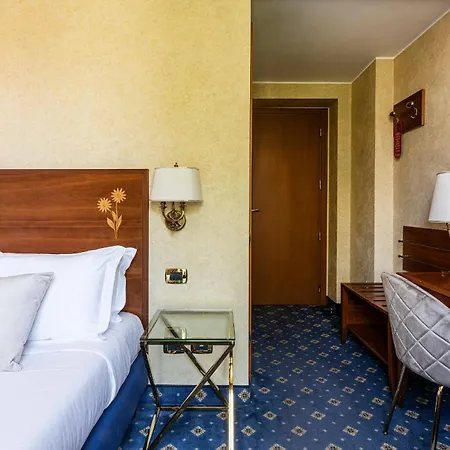 Boutique Dieci Ξενοδοχείο 4*
