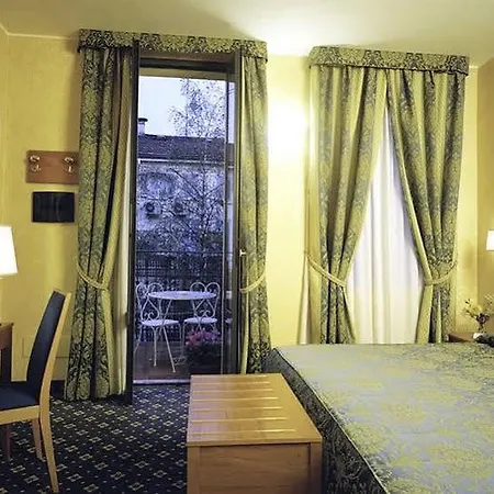 Boutique Dieci 4* Milano